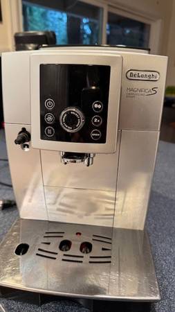 DeLonghi Magnifica S Espresso Machine 1