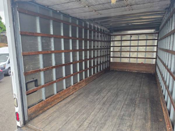 2009 Freightliner M2 106 - Photo 8