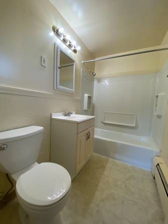 $935 / 1br - Cozy 1 Bedroom in Greentree! HEAT Included, Off-Street Parking & More! (Greentree / Oakwood / Crafton /)63664544693505123