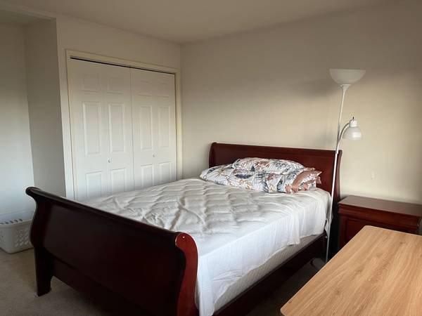 $1,380 / 1 hab. - 143 pies² - habitación grande amueblada disponible en casa unifamiliar (saratoga)63880134793985121