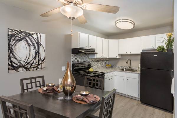 $895 / 1br - 575ft2 - stonebrook terrace (4010 Tappan Dr. #149 Colorado Springs, CO 80909)63658179587969122