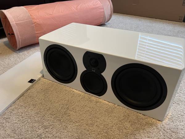 SVS Ultra Evolution Center Channel Speaker 1