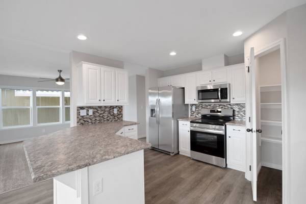 $215,000 / 3br - 1404ft2 - Sundial MHP Sp. #359 (Salem)63620907115907124