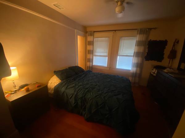 $870 1 Bedroom Big House University Heights (University Heights)63845974262403121