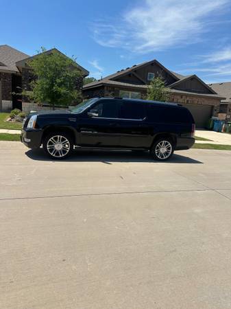 2014 Cadillac Escalade ESV - $10,500 (Carrollton)63488677968897123