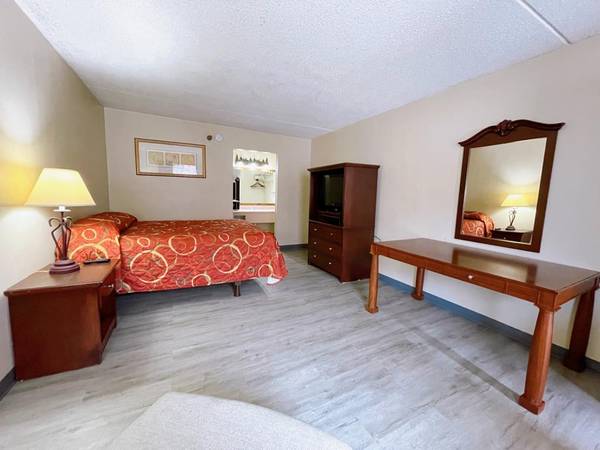 $165 / 294ft2 - American Eagle Inn & Suites, NO DEPOSIT REQUIRED (Branson, MO)63754856456705120