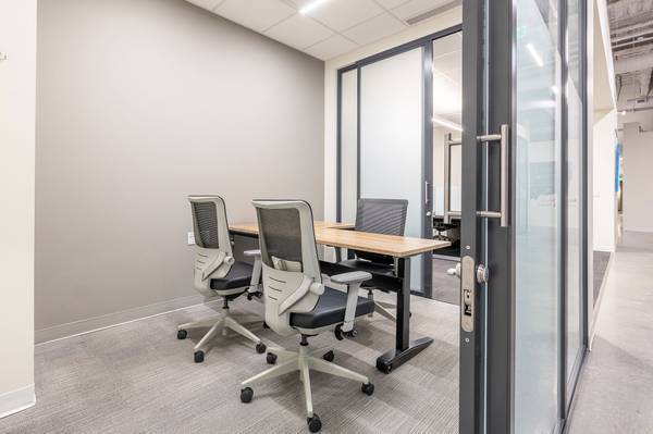 $149 Coworking Space with Premium Amenities in Wauwatosa – Only $149/mo (Wauwatosa)64151640632323122