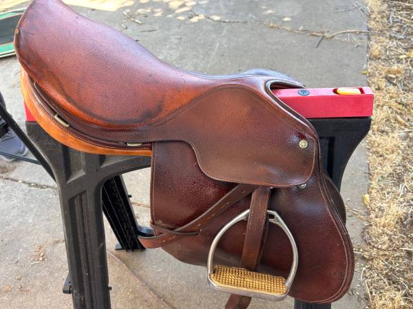 15" Close Contact English Jumper Saddle 1