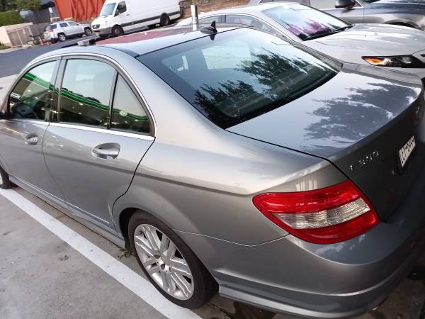 Mercedes Benz c 300 - $7,000 (Flushing)63614948543235121