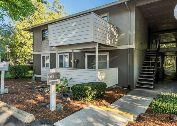 $1,465 / 1br - AHORA con $500 DE DESCUENTO en un 1B - Amigable con mascotas con opciones completamente remodeladas (Portland)63672582465409122