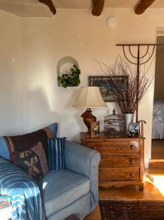 $2,400 / 1br - 776ft2 - adobe auténtico amueblado en el centro de Santa Fe63659867193857123