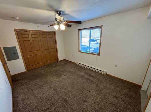 $995 / 2br - 800ft2 - 497 E. South Ave. #1 - Disponible noviembre de 2025 (Chippewa Falls, WI)63845957917315124