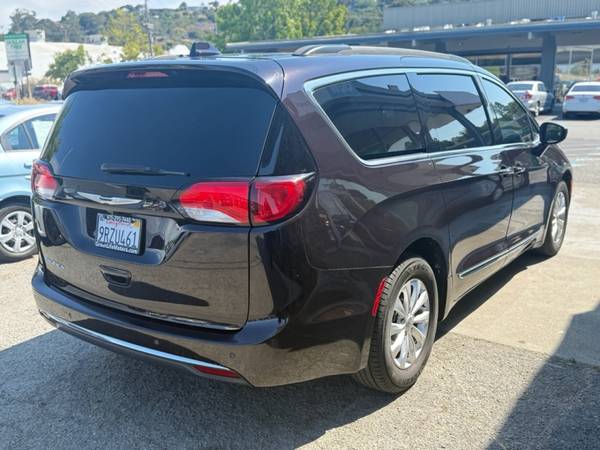 2017 Chrysler Pacifica Touring-L * SE HABLA ESPANOL * - $15,499 (** FAST APPROVALS! SE HABLA ESPANOL! **)63470788654979124