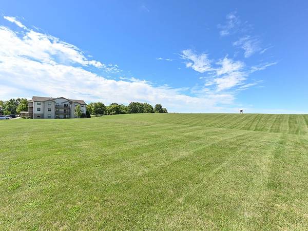$1,665 / 2hab - 940 pies² - ¡Hermoso departamento de 2 habitaciones y 2 baños! Cerca de centros comerciales y transporte público (1947 Eagle Ridge Drive, Waukegan, IL)63846717323267121