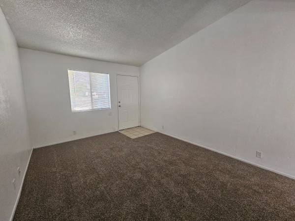 $1,295 / 1br - 600ft2 - NICE CLEAN 1 BED 1 BATH (DESERT HOT SPRINGS)63758346708227122