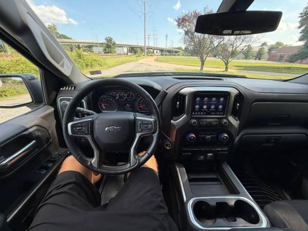 2021 Chevrolet Silverado 1500 Crew - Photo 11