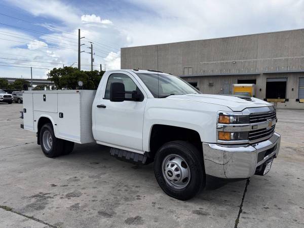 2018 Chevrolet SILVERADO - Photo 3
