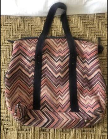 Large Weekender Bag - LIKE NEW  Purchased for over $60 only used once. 1
