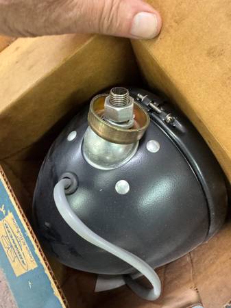 Light for tractor 1
