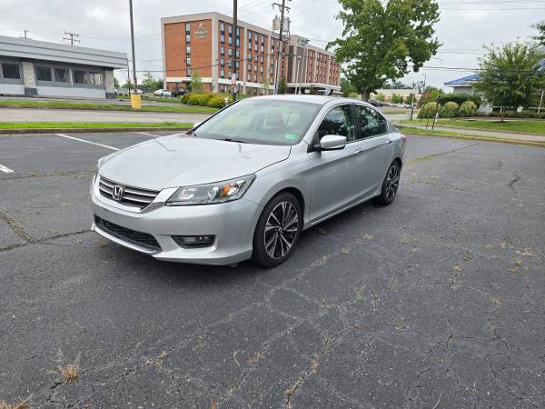 2015 Honda accord sport - $8,90063616225321857126