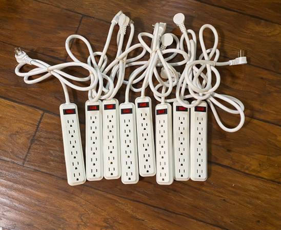 Intertek 4ft long 15A 125VAC 60Hz 1875W indoor 6 Outlet Power Strip - 1