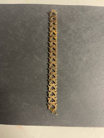 18 Karat Gold Link Bracelet - $1 (sunset / parkside)63471353834371122