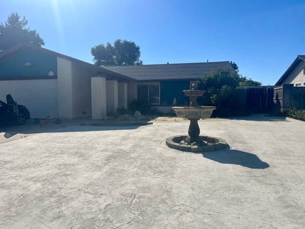 $3,500 / 4br - 1464ft2 - 4 Bedroom 2 Bath Quiet Neighborhood (Lompoc)63695970836993121