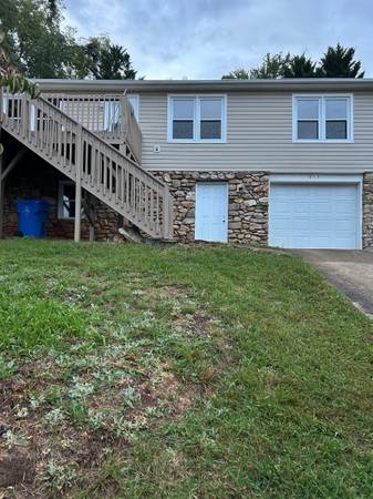 $1,900 / 3br - House for rent - 3 Bed - 2.5 Bath - Plus a HUGE Bonus Room (N. Ashville -UNCA Area)64029212184961120