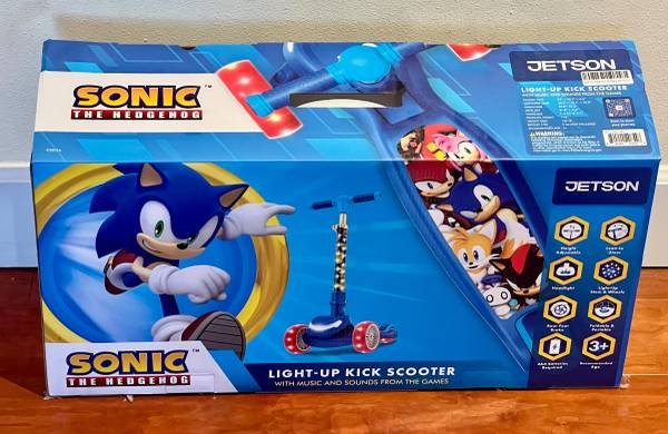 Jetson Sonic The Hedgehog Light-Up Kick Scooter (Ages 3+) 1
