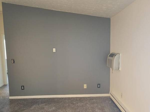 $990 / 1hab - 571ft2 - Techo Abovedado, Dos Centros de Lavandería para Residentes en Cada Edificio (Burlington)63685944471041121