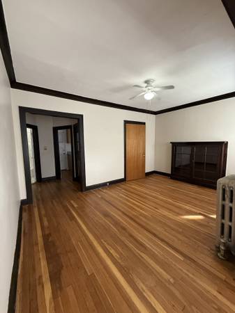 $1,095 Steps to the lake front!! Heat and water Included!! (Rogers Park)63918415415555122