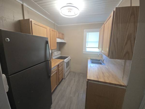 2-Bedroom 1-Bathroom Triplex Unit for Rent in Mulberry 1