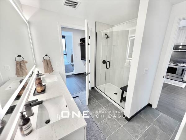 $5,250 / 3br - BRAND NEW 3 BEDROOM 2.5 BATHROOM IN THE WEST LOOP (West Loop)64041644347011124