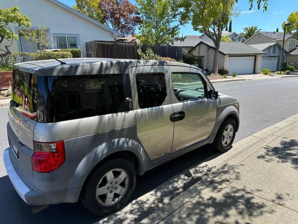 2004 Honda element runs great - $2,200 (fairfield / vacaville)63470586649985121