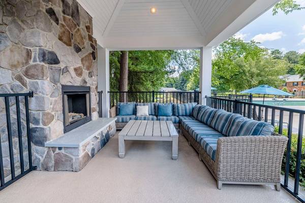 🌸 SPRING SPECIAL at Woodland Creek Apartments – 1BR Townhomes from $1 1