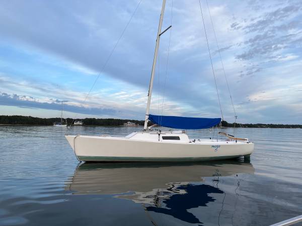 J22 Sailboat 1