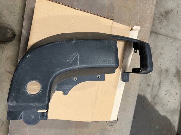 TRANSIT 250 BUMPER CAP 1