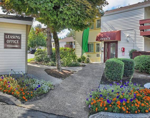 $1,545 / 2br - $500 SAVINGS NOW + Open House Wednesday @ Noon - 1PM! Cats & Dogs OK (Powell Butte)64039060540161122