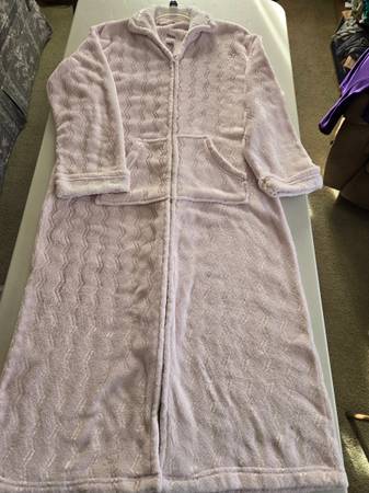 Woman's Bath Robe 1