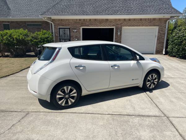 2015 Nissan Leaf ELECTRIC CAR - $5,500 (CALERA)63622051900545123