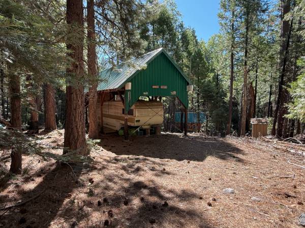 $169,000 Enjoy Nearby Lakes and Easy Access on 5.01 Acres (Nevada City)63952104072194124