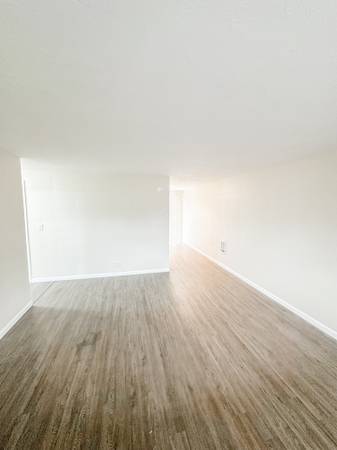 $1,200 / 2br - 720ft2 - Pet Friendly 2 Bed 1 Bath Apartment with A/C in West Salem (Salem)63660412506115122
