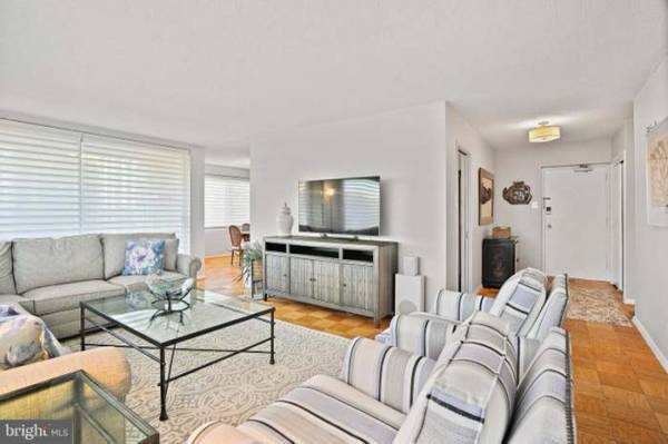 $1,300 / 1br - 5500 Friendship Blvd (Chevy Chase)63916875384067120