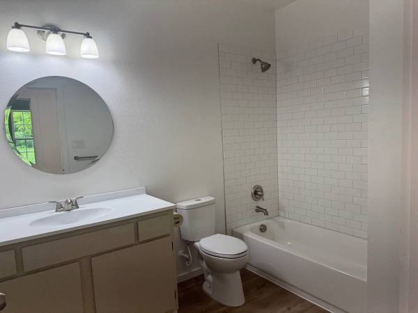 $219,500 / 3br - 01250ft2 - 501 SE FIRST STREET (Cooper)64213528267907121