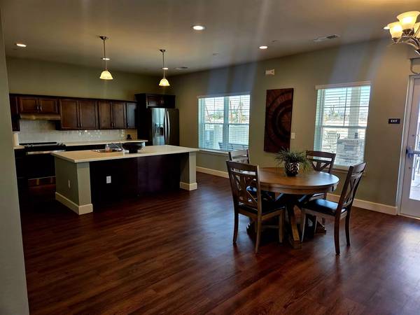 $933 / 2br - 800ft2 - ¡No dejes escapar esta oportunidad! 2 dormitorios, 1 baño. Ubicación privilegiada en Apache Junction (Apache Junction)64024825852035120