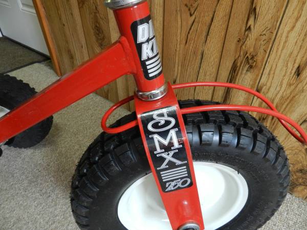 Dirt King DK-250-R Child Tricycle- Red 1