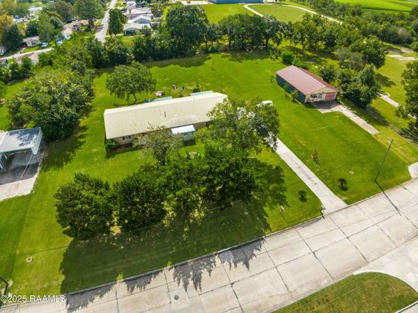 $230,000 / 3br - 2704ft2 - Casa Espaciosa + Taller Grande — ¡Una Oportunidad Imperdible! (New Iberia)63857515513859121