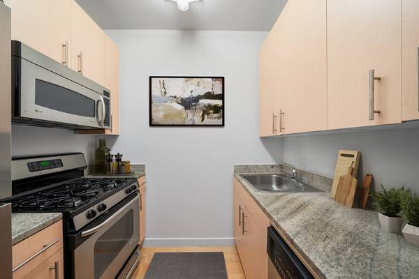 $4,250 / 2br - ¡1 mes gratis! ¡Unidad en ático! (Distrito Financiero)63827342054401122