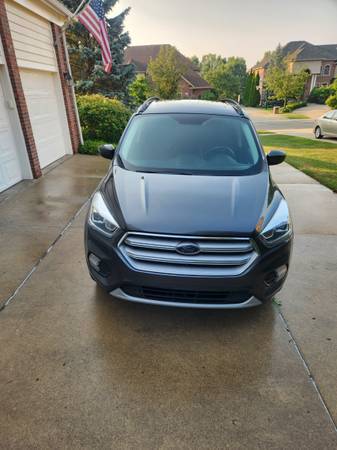2019 FORD ESCAPE  SEL 4WD ** Super Clean, Leather Heated Seats ** - $14,000 (Northville)63622123460355121