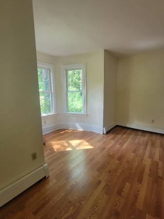 $1800.00 / 2br - Spacious 2 Bedroom / 1.5 Bathroom Duplex in South Stroudsburg - $1,80063951426035715122